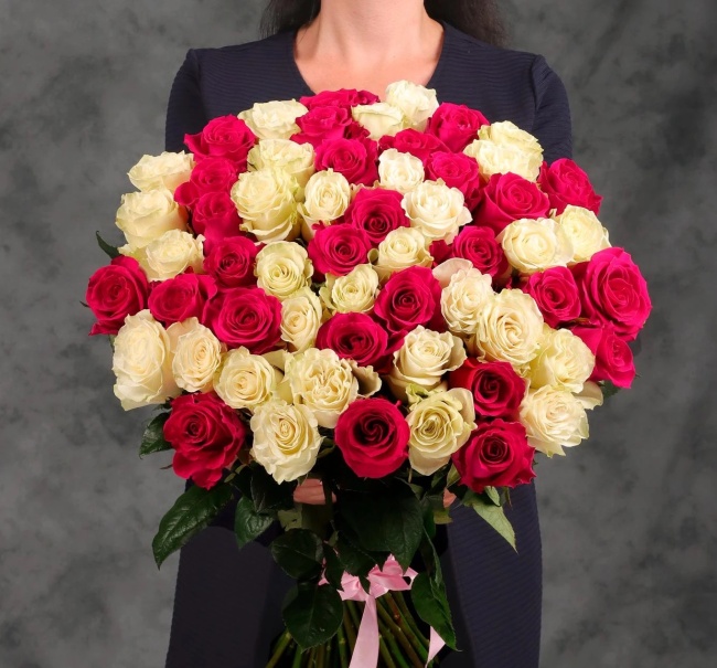51 Trandafiri Roz Alb 80 cm