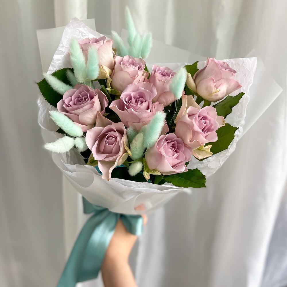 buchet trandafiri mov