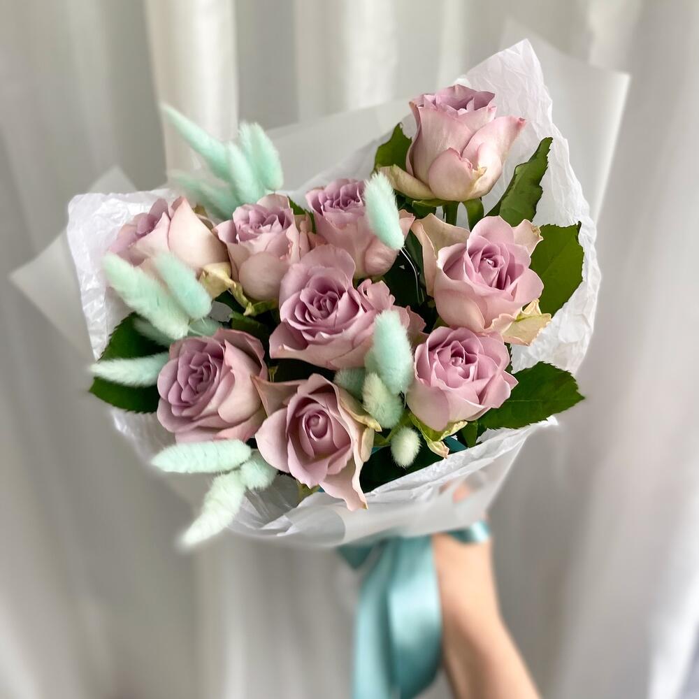 buchet trandafiri mov