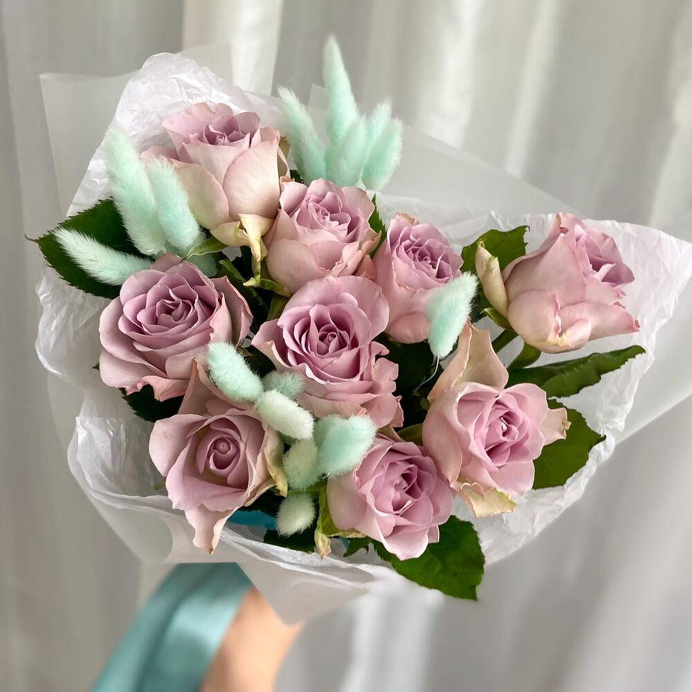 buchet trandafiri mov