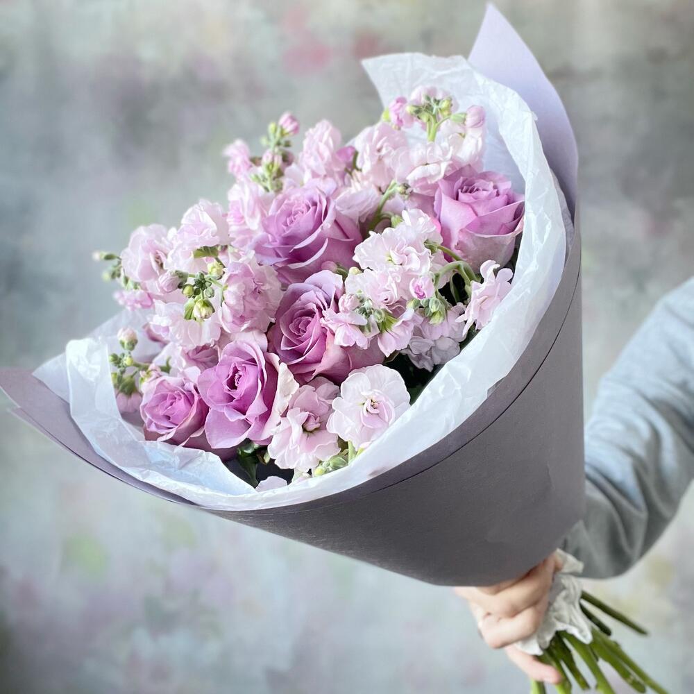 BUCHET IN NUANTE DE LILA