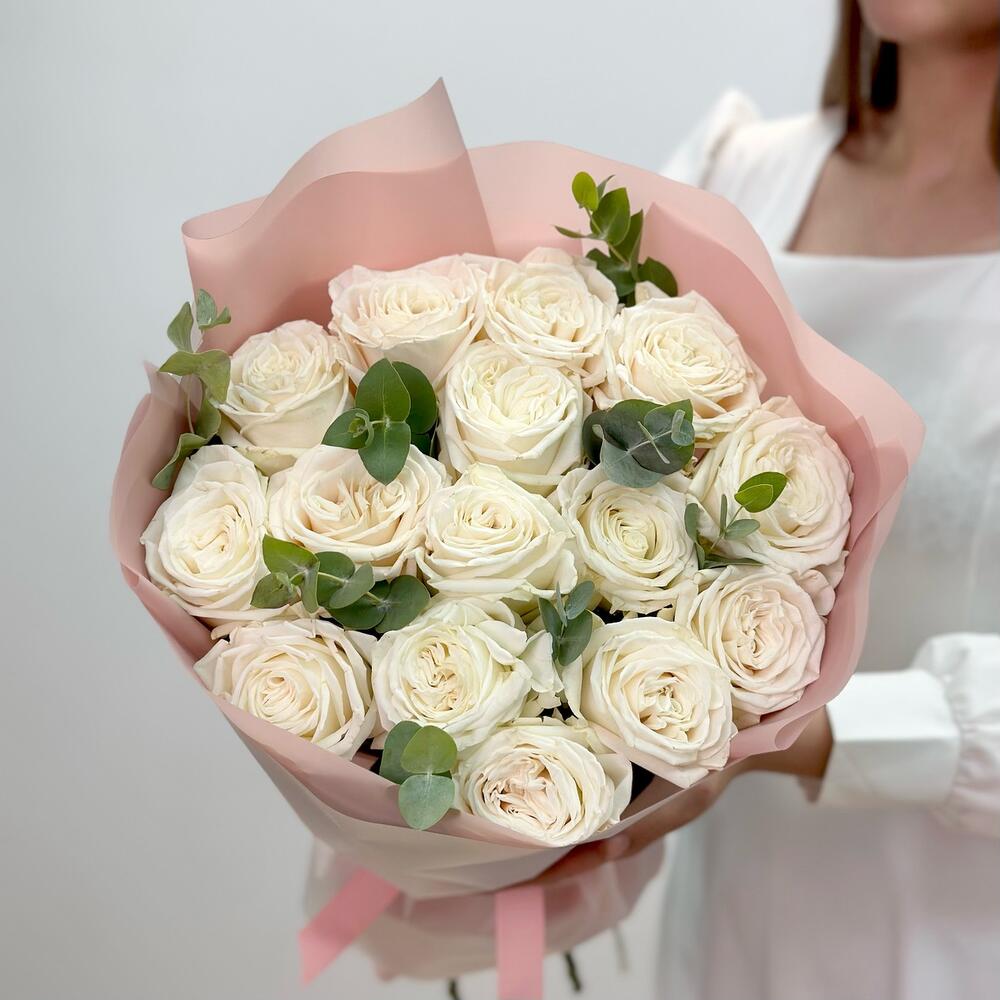 buchet elegant din 15 trandafiri albi