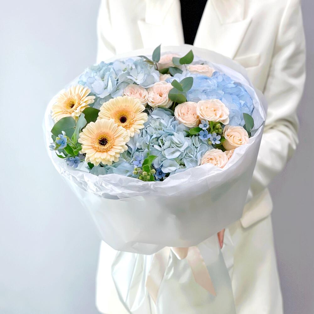 buchet cu hortensie blue