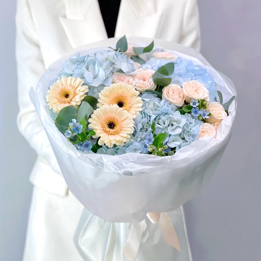 buchet flori cu hortensie
