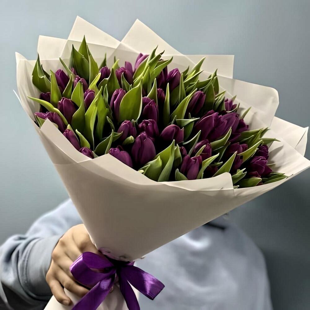 Buchet Deosebit cu 35 Lalele Mov – Flori Proaspete