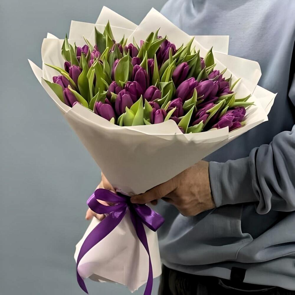 Buchet Deosebit cu 35 Lalele Mov – Flori Proaspete