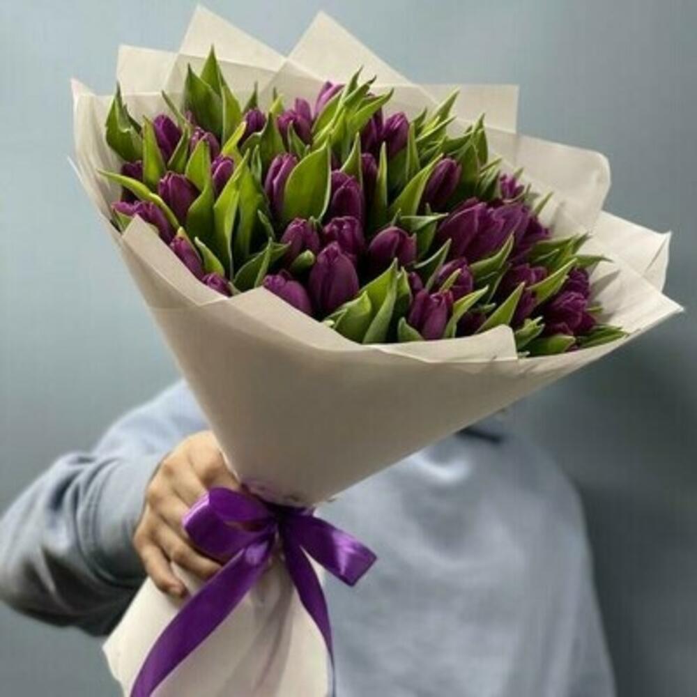 Buchet Deosebit cu 35 Lalele Mov – Flori Proaspete
