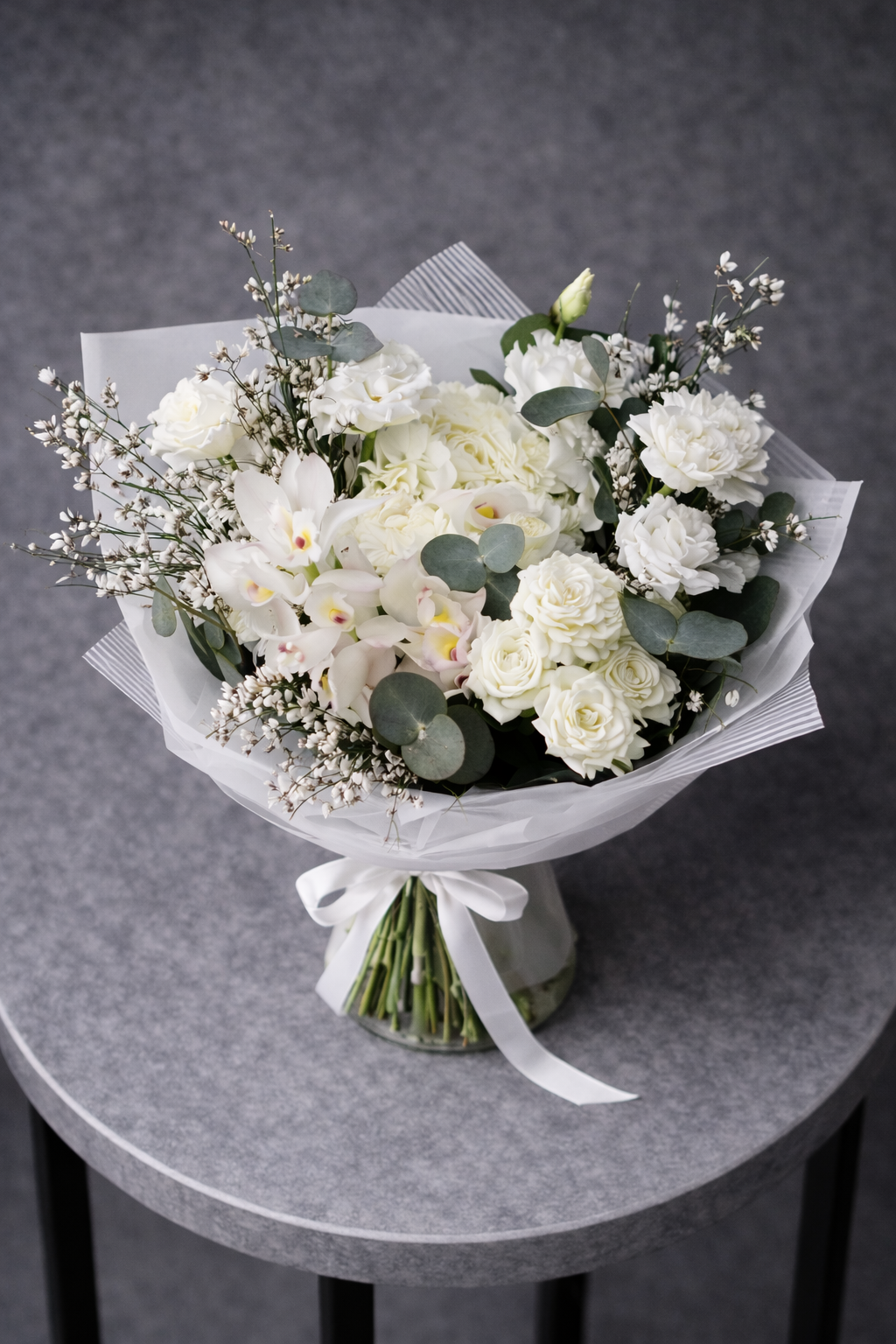 Buchetul Premium cu Trandafiri Albi și Orhidee