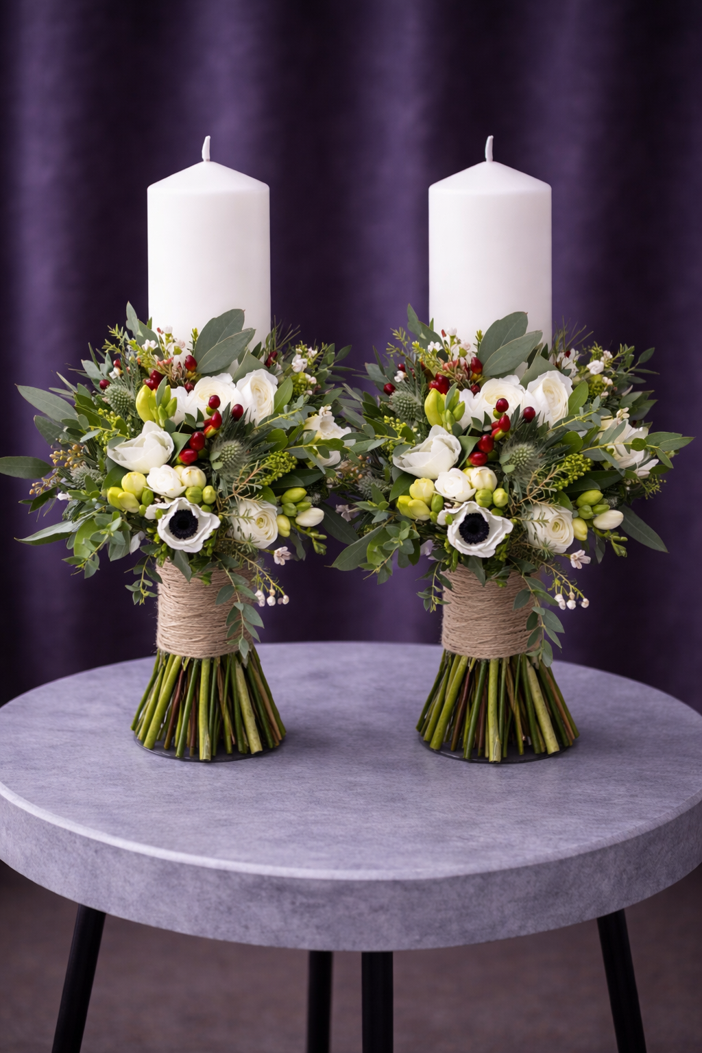 Set Lumânări Cununie Alb-Verde cu Flori Naturale – Design Elegant