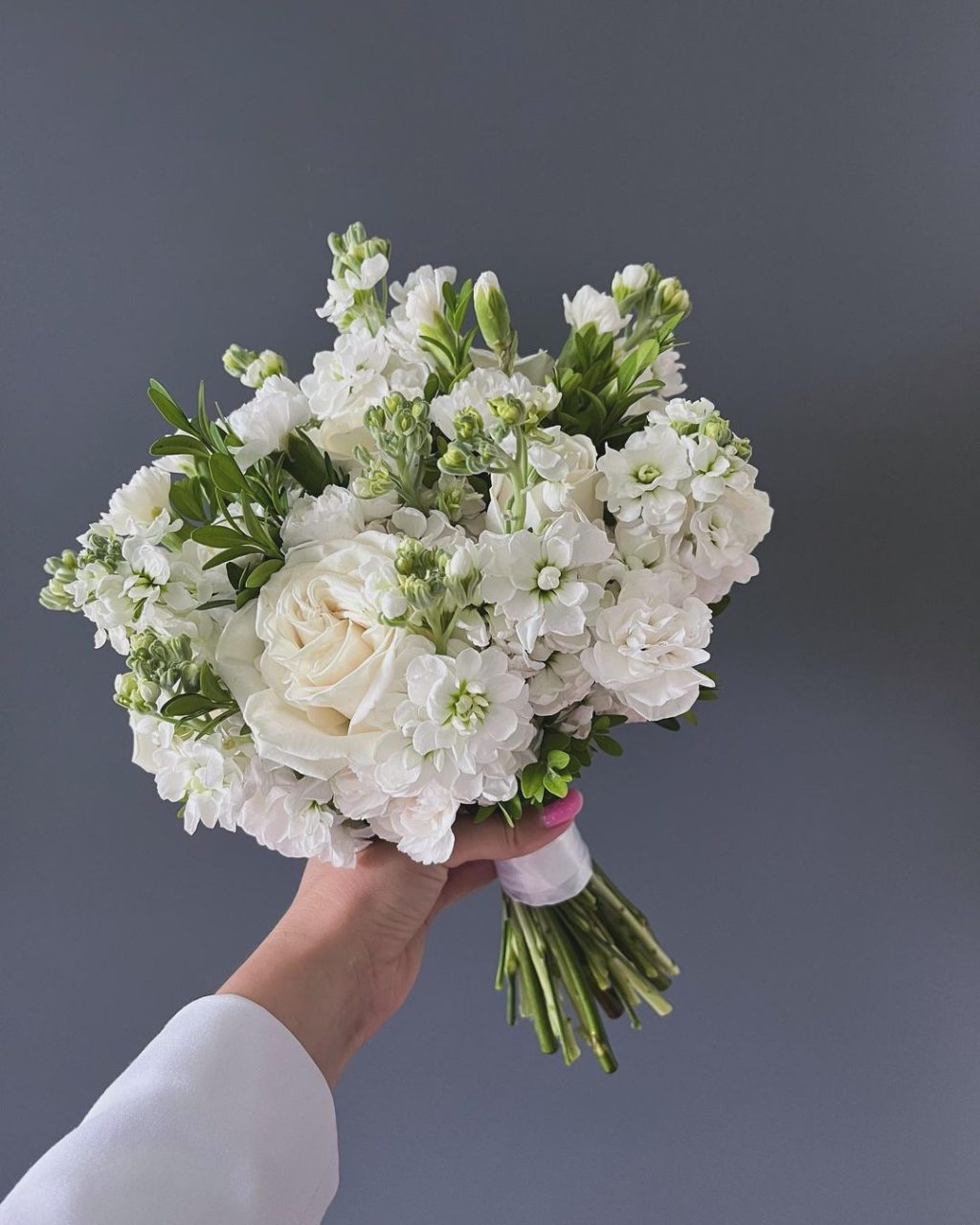 Buchet pentru Cununie Civilă Alb Elegant cu Trandafiri și Matthiola