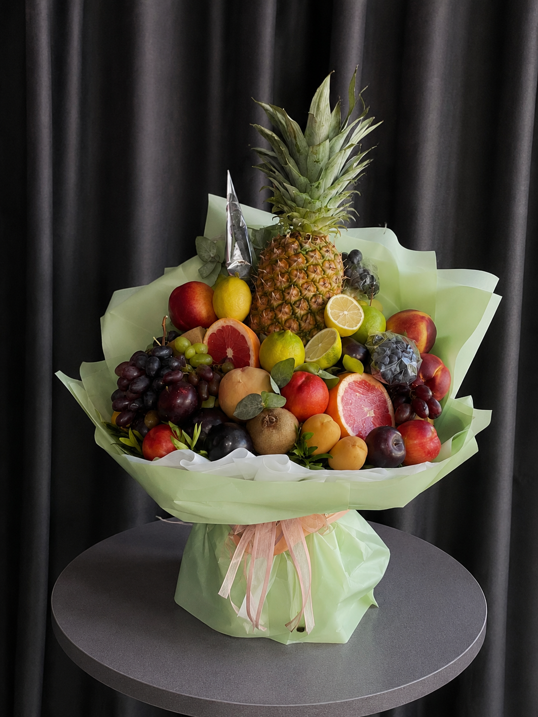 Buchet cu Fructe Tropicale și Citrice
